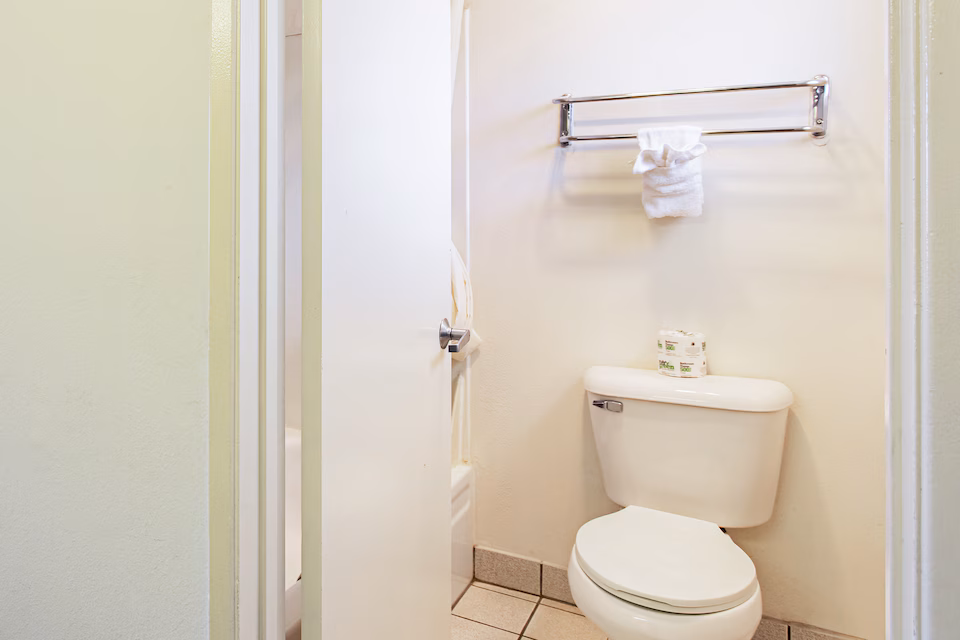 Two queen guest room at Pendleton Inn and Suites